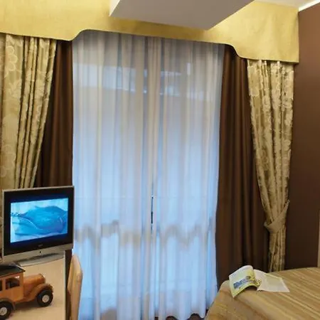 Arena Hotel 3*